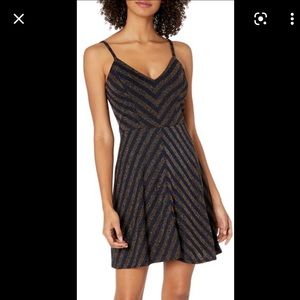 NWT Dress the population x Cosmopolitan gold & navy blue mini dress size L